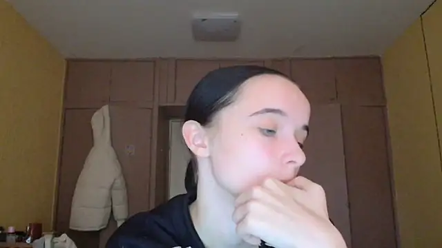 Snapshot of Emilia_Light chatting on 5, 11, 2025 Emilia Light online show from 5, 11, 2025