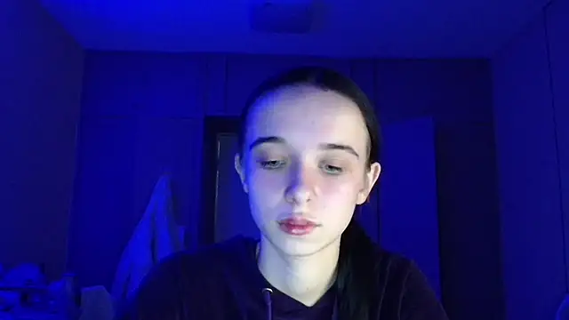 Snapshot of Emilia_Light chatting on 12, 11, 2025 Emilia Light online show from 12, 11, 2025