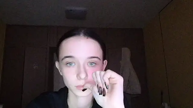 Snapshot of Emilia_Light chatting on 28, 11, 2025 Emilia Light online show from 28, 11, 2025