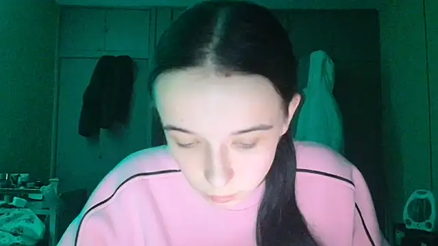 Snapshot of Emilia_Light chatting on 30, 11, 2025 Emilia Light online show from 30, 11, 2025