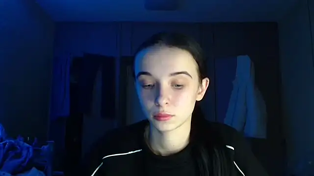 Snapshot of Emilia_Light chatting on 15, 12, 2025 Emilia Light online show from 15, 12, 2025