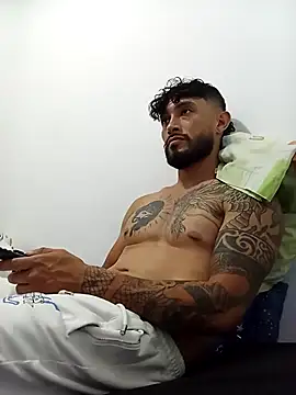 Snapshot of kingbickcockDn chatting on 17, 11, 2025 kingbickcockDn online show from 17, 11, 2025