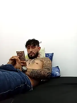 Snapshot of kingbickcockDn chatting on 25, 11, 2025 kingbickcockDn online show from 25, 11, 2025