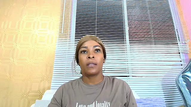 Snapshot of Layla_lell chatting on 8, 5, 2026 Layla lell online show from 8, 5, 2026