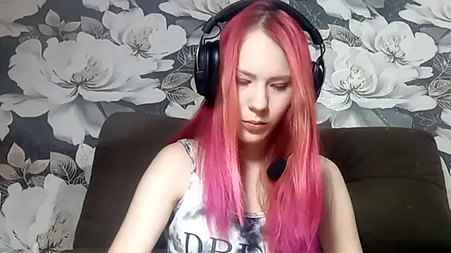 Snapshot of LiaCusson chatting on 20, 10, 2025 LiaCusson online show from 20, 10, 2025