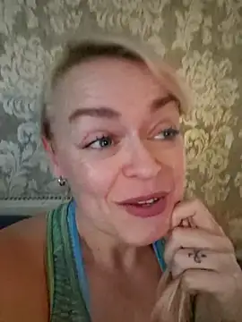 Snapshot of demidelightfulxx chatting on 4, 10, 2025 demidelightfulxx online show from 4, 10, 2025