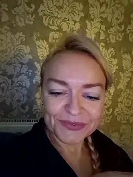Snapshot of demidelightfulxx chatting on 8, 10, 2025 demidelightfulxx online show from 8, 10, 2025
