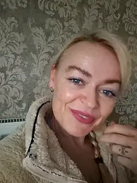 Snapshot of demidelightfulxx chatting on 14, 10, 2025 demidelightfulxx online show from 14, 10, 2025