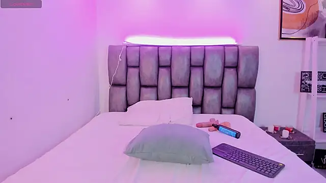 Caroline Millerr online show from 2, 2, 2026