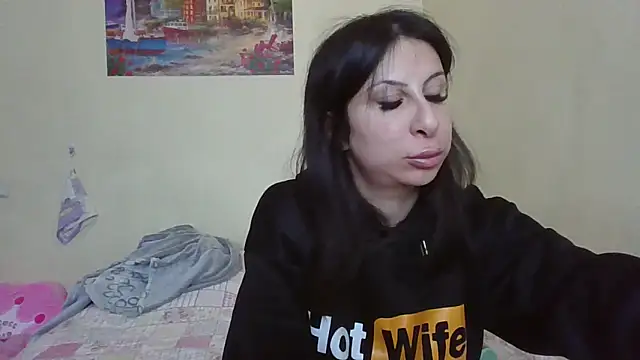 Snapshot of QueenMomyS chatting on 12, 4, 2026 QueenMomyS online show from 12, 4, 2026