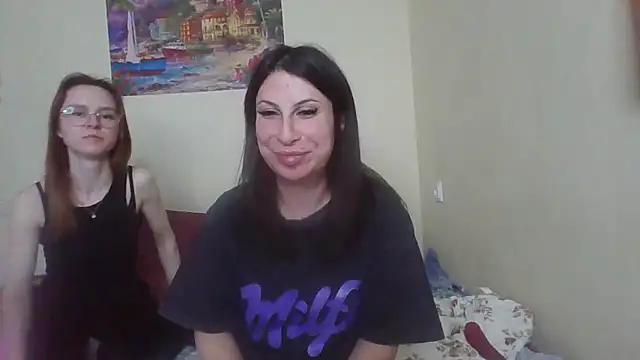 Snapshot of QueenMomyS chatting on 4, 5, 2026 QueenMomyS online show from 4, 5, 2026