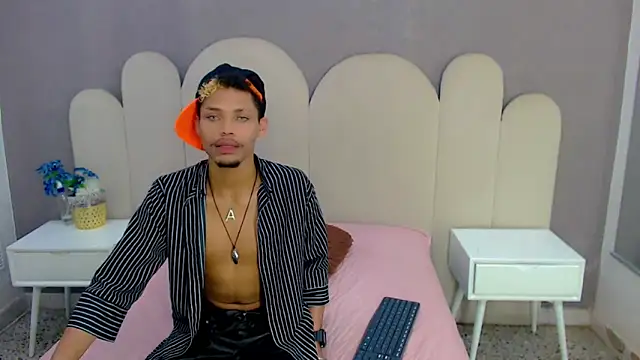 Snapshot of ryan_bigcock chatting on 3, 10, 2025 ryan bigcock online show from 3, 10, 2025