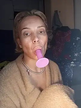 Snapshot of Conny_Shellie chatting on 22, 11, 2025 Conny Shellie online show from 22, 11, 2025