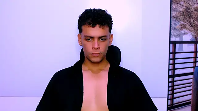 Snapshot of DominicBlazze chatting on 7, 10, 2025 DominicBlazze online show from 7, 10, 2025
