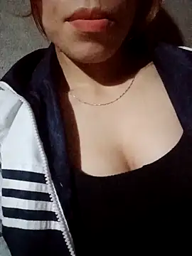 Snapshot of nhinhi-sexy chatting on 8, 10, 2025 nhinhi-sexy online show from 8, 10, 2025