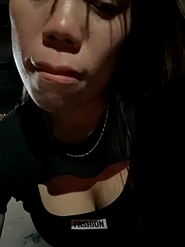 Snapshot of nhinhi-sexy chatting on 13, 11, 2025 nhinhi-sexy online show from 13, 11, 2025