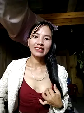 Snapshot of lmc-zz chatting on 8, 11, 2025 lmc-zz online show from 8, 11, 2025