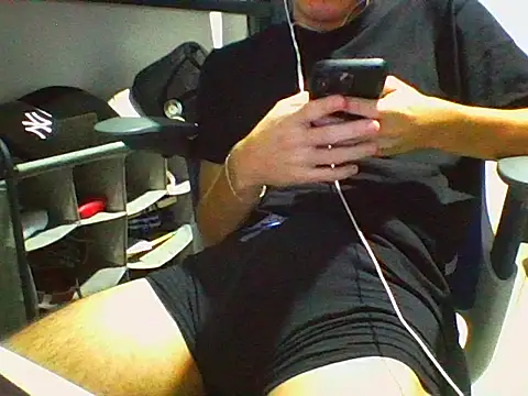 Snapshot of AlbertoRuiz086 chatting on 25, 10, 2025 AlbertoRuiz086 online show from 25, 10, 2025