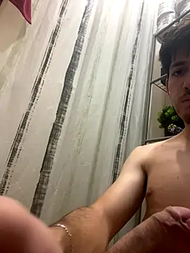 Snapshot of AlbertoRuiz086 chatting on 5, 12, 2025 AlbertoRuiz086 online show from 5, 12, 2025