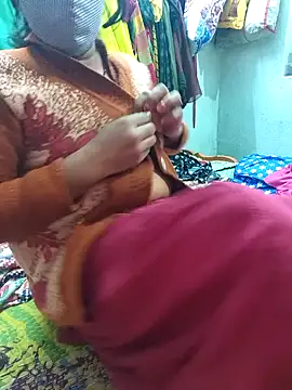 Snapshot of Desi_Lilly01 chatting on 25, 11, 2025 Desi Lilly01 online show from 25, 11, 2025