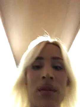 Snapshot of alexawinterrr chatting on 10, 10, 2025 alexawinterrr online show from 10, 10, 2025