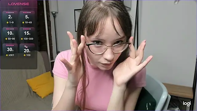 Snapshot of KinkySeraph chatting on 6, 10, 2025 KinkySeraph online show from 6, 10, 2025