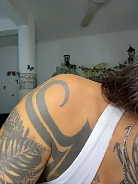 Snapshot of lurosscy chatting on 8, 11, 2025 lurosscy online show from 8, 11, 2025