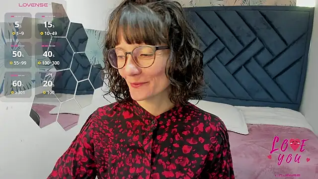 Snapshot of Valery_More__ chatting on 27, 6, 2026 Valery More online show from 27, 6, 2026
