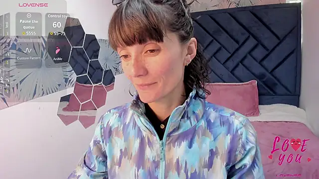 Snapshot of Valery_More__ chatting on 11, 7, 2026 Valery More online show from 11, 7, 2026