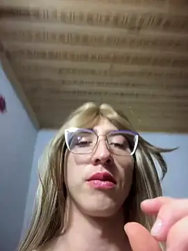 Snapshot of NICOLLE__12 chatting on 20, 11, 2025 NICOLLE 12 online show from 20, 11, 2025