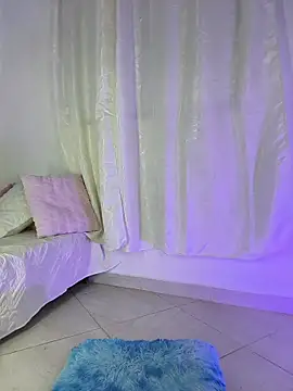 In-Ur-dreams online show from 18, 10, 2025