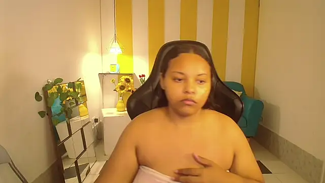 Snapshot of carollkiss chatting on 13, 10, 2025 carollkiss online show from 13, 10, 2025