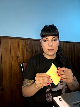 Lucecitalove online show from 10, 11, 2025