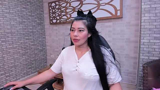 Snapshot of Alisonn_Doll chatting on 14, 10, 2025 Alisonn Doll online show from 14, 10, 2025