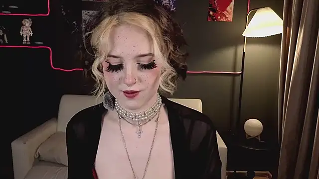 luna son online show from 14, 4, 2026