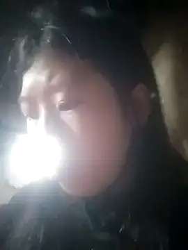 Snapshot of Khanhu_xx chatting on 13, 12, 2025 Khanhu xx online show from 13, 12, 2025