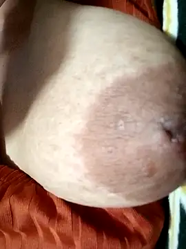 Hotmommax online show from 9, 10, 2025