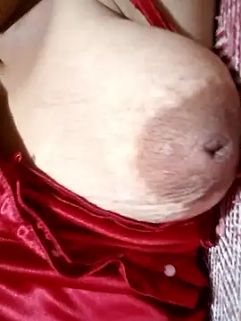 Hotmommax online show from 18, 1, 2026