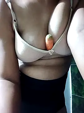 Snapshot of sweetysmita chatting on 26, 10, 2025 sweetysmita online show from 26, 10, 2025