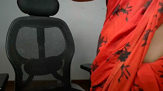 mooonlightbaby online show from 13, 4, 2026