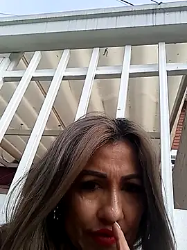 chloe  Jones  online show from 10, 11, 2025