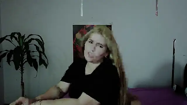 Snapshot of Aisha-Smith69 chatting on 11, 11, 2025 Aisha-Smith69 online show from 11, 11, 2025