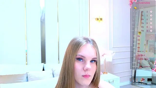 Snapshot of Lili_Lohan chatting on 12, 10, 2025 Lili Lohan online show from 12, 10, 2025