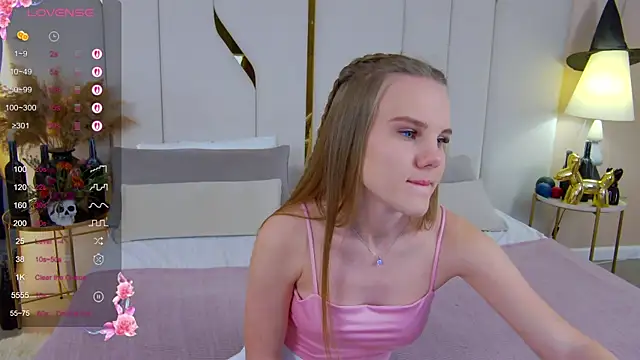 Snapshot of Lili_Lohan chatting on 23, 10, 2025 Lili Lohan online show from 23, 10, 2025