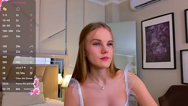 Snapshot of Lili_Lohan chatting on 15, 11, 2025 Lili Lohan online show from 15, 11, 2025