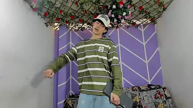 Snapshot of nexusboyhot chatting on 4, 10, 2025 nexusboyhot online show from 4, 10, 2025