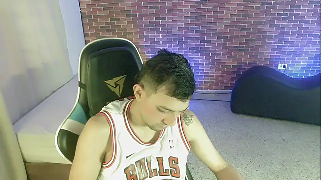 Snapshot of Bulls_23_ chatting on 2, 10, 2025 Bulls 23 online show from 2, 10, 2025