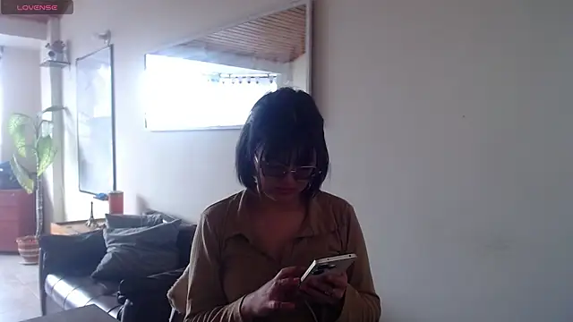 Snapshot of NamiDVelvet chatting on 11, 10, 2025 NamiDVelvet online show from 11, 10, 2025