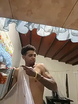 Valentino-elTuyo online show from 22, 2, 2026