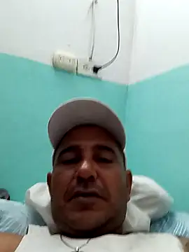 Snapshot of cesargoch87 chatting on 28, 9, 2025 cesargoch87 online show from 28, 9, 2025